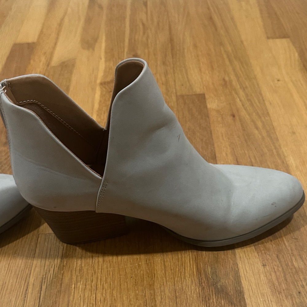 *last chance* SO | Women’s Stylish Gray Ankle Boots - Picture 8 of 15